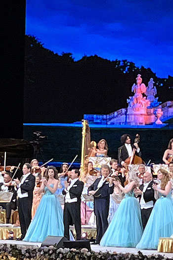 Andr&eacute; Rieu in der Olympiahalle am 22.01.2025 (&copy;Foto: Gaby Hildenbrandt)